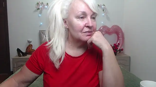 Snapshot of BlondyLeeBest chatting on 03-27-26, 07:35 BlondyLeeBest online show from 03-27-26, 07:35