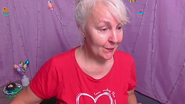 Snapshot of BlondyLeeBest chatting on 04-06-26, 06:31 BlondyLeeBest online show from 04-06-26, 06:31