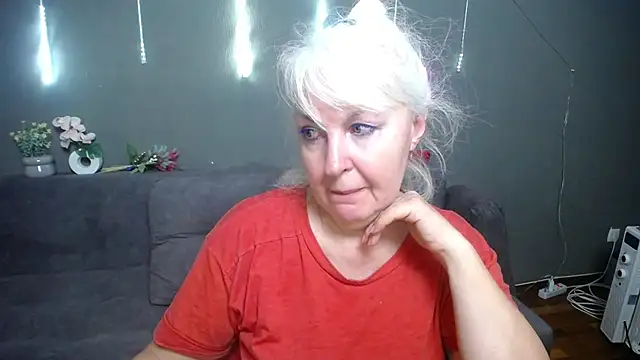 Snapshot of BlondyLeeBest chatting on 05-06-26, 06:35 BlondyLeeBest online show from 05-06-26, 06:35