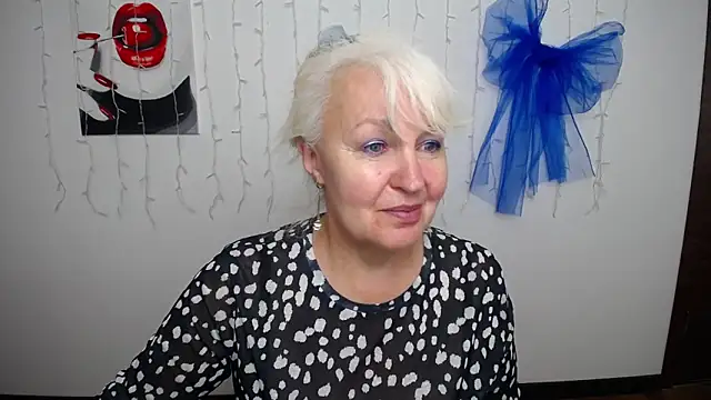 Snapshot of BlondyLeeBest chatting on 05-27-26, 12:13 BlondyLeeBest online show from 05-27-26, 12:13