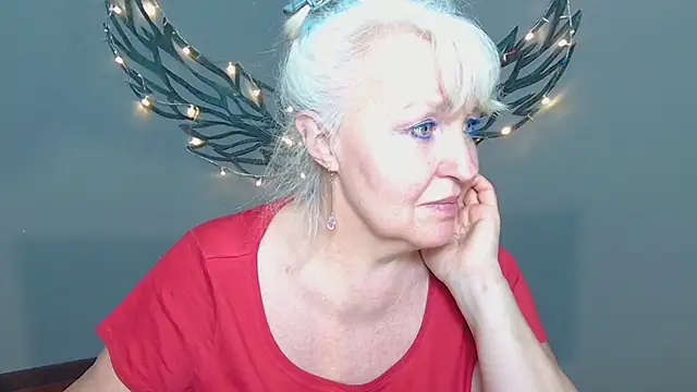 Snapshot of BlondyLeeBest chatting on 05-29-26, 06:28 BlondyLeeBest online show from 05-29-26, 06:28