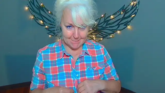Snapshot of BlondyLeeBest chatting on 05-30-26, 06:27 BlondyLeeBest online show from 05-30-26, 06:27