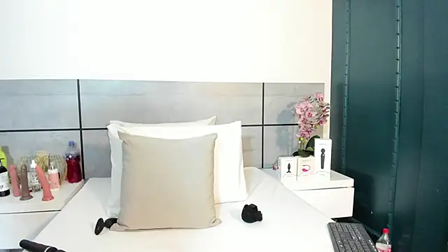 EmmaSmith2 online show from 01-08-26, 02:14