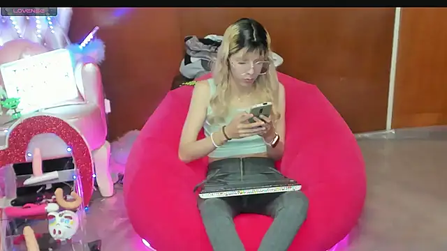 Skinygirl online show from 04-08-26, 11:27