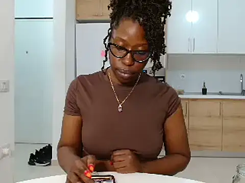 MadamIndigo online show from 04-18-26, 07:58