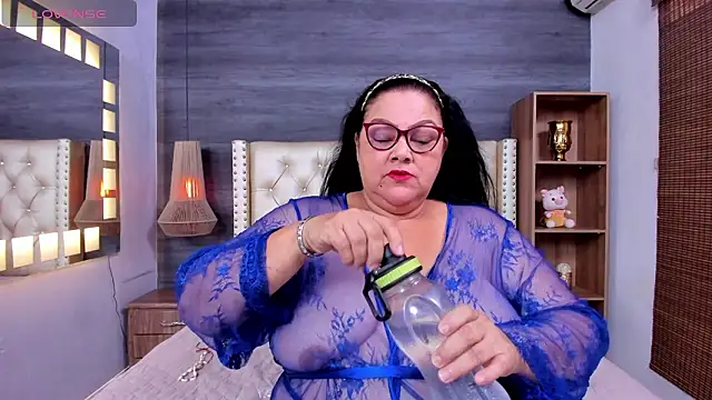 Snapshot of mommy_cute chatting on 03-12-26, 09:21 mommy cute online show from 03-12-26, 09:21