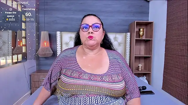 Snapshot of mommy_cute chatting on 03-26-26, 12:39 mommy cute online show from 03-26-26, 12:39