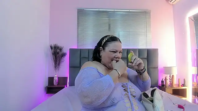 mommy cute online show from 05-27-26, 08:39