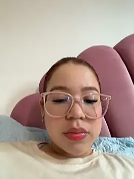 Snapshot of Lucyklein2022 chatting on 03-15-26, 05:41 Lucyklein2022 online show from 03-15-26, 05:41