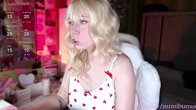 Snapshot of freya_sunny chatting on 02-02-26, 05:17 freya sunny online show from 02-02-26, 05:17