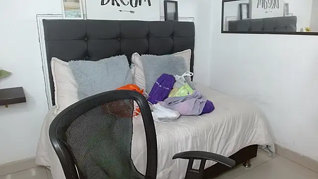 vaness weet online show from 09-29-25, 07:30