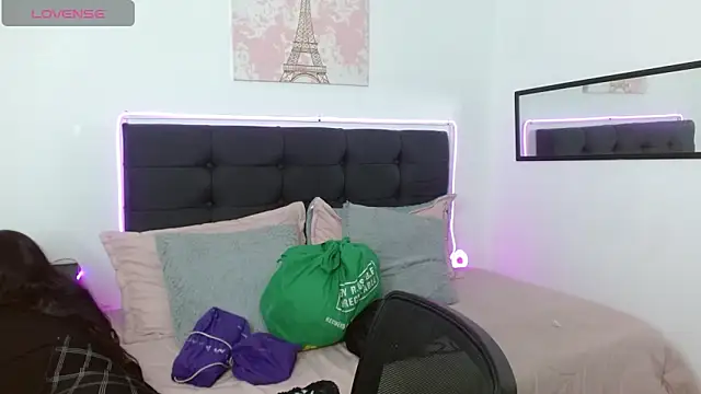 vaness weet online show from 04-01-26, 08:06