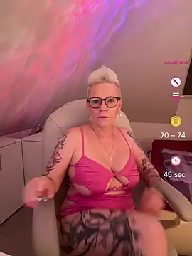 German Milf online show from 05-29-26, 01:09