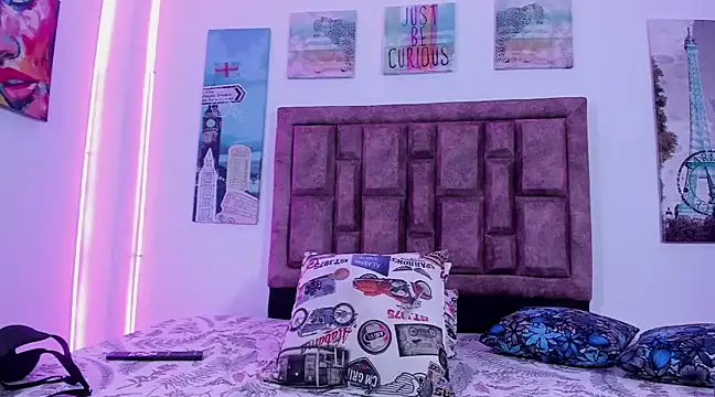 Snapshot of NaughtyAnaa chatting on 12-28-24, 12:36 NaughtyAnaa online show from 12-28-24, 12:36