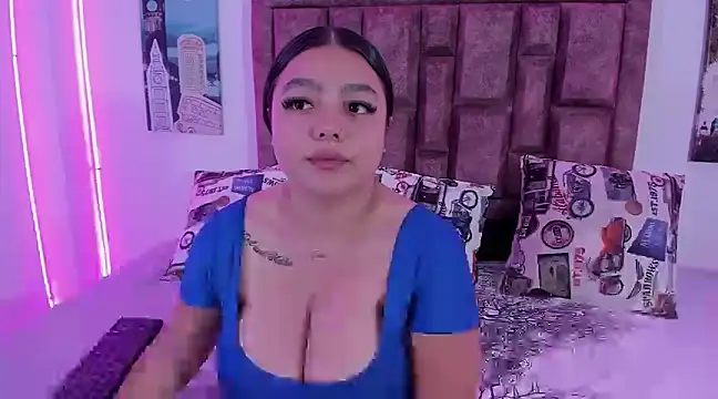 Snapshot of NaughtyAnaa chatting on 01-04-25, 08:48 NaughtyAnaa online show from 01-04-25, 08:48