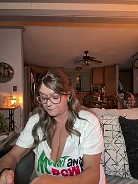 cowgirlc online show from 10-01-25, 02:39