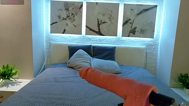 Snapshot of Betty_June chatting on 05-30-26, 08:17 Betty June online show from 05-30-26, 08:17