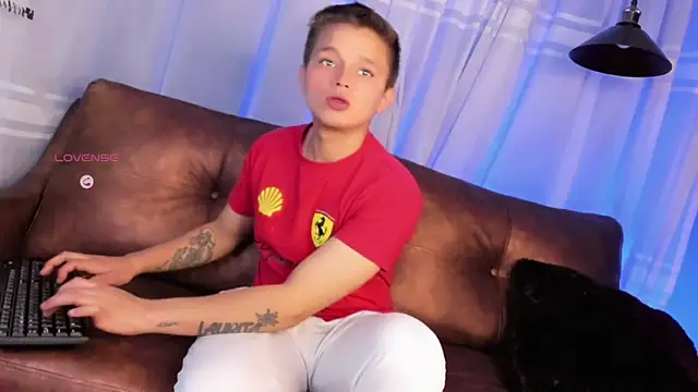 Snapshot of Tim_wolf chatting on 10-25-25, 08:36 Tim wolf online show from 10-25-25, 08:36