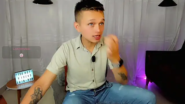 Snapshot of Tim_wolf chatting on 01-14-26, 09:42 Tim wolf online show from 01-14-26, 09:42