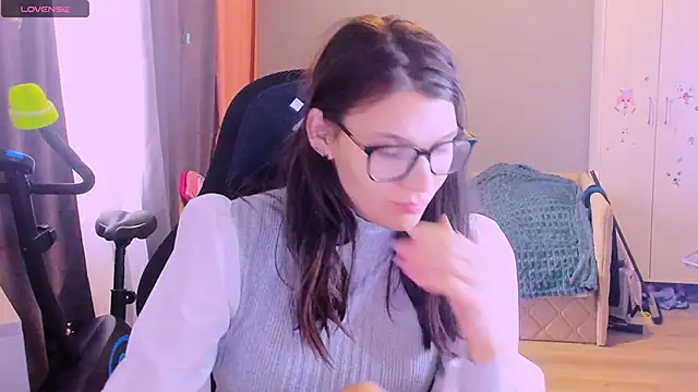 MollyLollipop online show from 04-06-26, 02:53