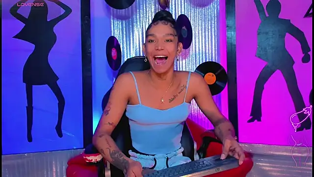 Snapshot of nickyminach_ chatting on 07-16-26, 08:26 nickyminach online show from 07-16-26, 08:26