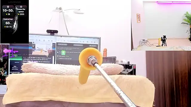 Paulina Davis  online show from 03-11-26, 01:00