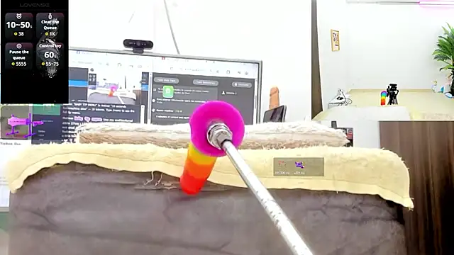 Paulina Davis  online show from 04-09-26, 12:21