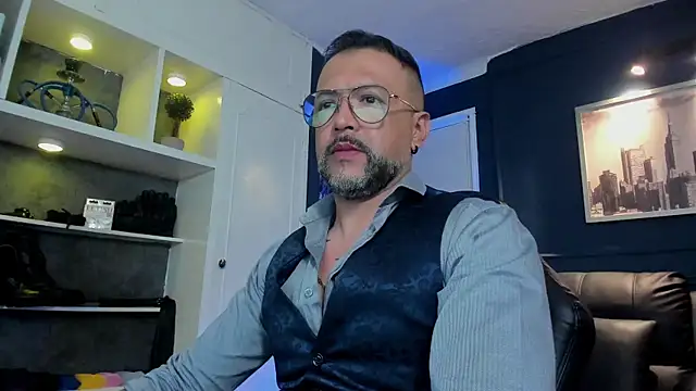 Snapshot of MrFrank_tattoo chatting on 07-14-26, 06:02 MrFrank tattoo online show from 07-14-26, 06:02