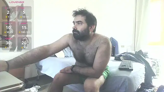 Snapshot of Attila985 chatting on 07-22-26, 03:26 Attila985 online show from 07-22-26, 03:26