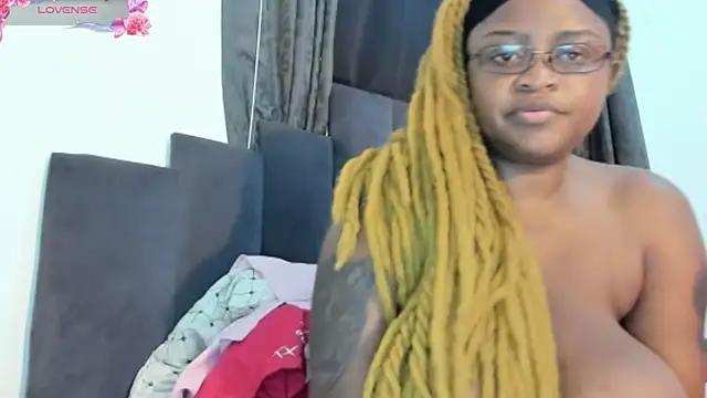 Snapshot of CuteBustyBabes chatting on 12-26-24, 08:50 CuteBustyBabes online show from 12-26-24, 08:50