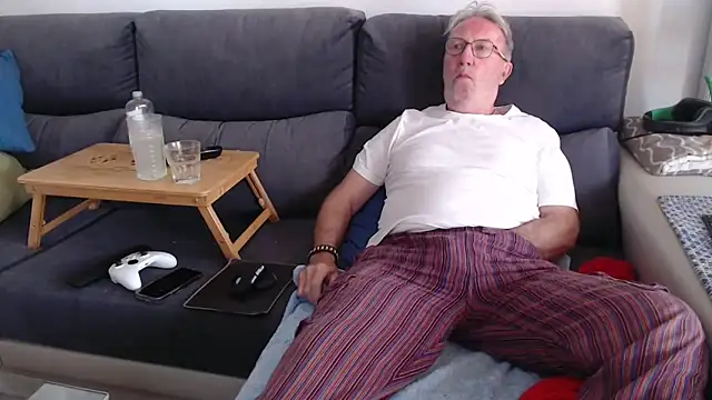 Nudelschwanz online show from 05-01-26, 01:37