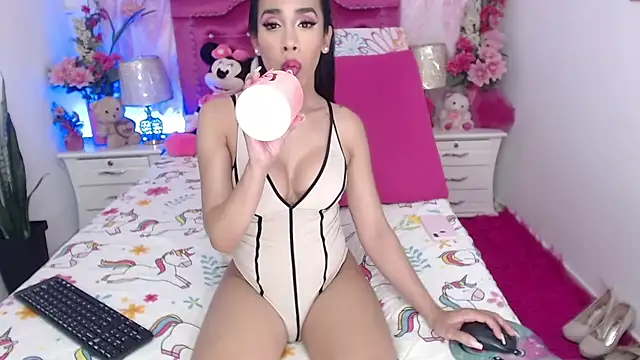 Divaxhermosa online show from 05-27-26, 10:29