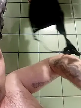 Snapshot of Wrwhat84 chatting on 01-10-26, 11:34 Wrwhat84 online show from 01-10-26, 11:34