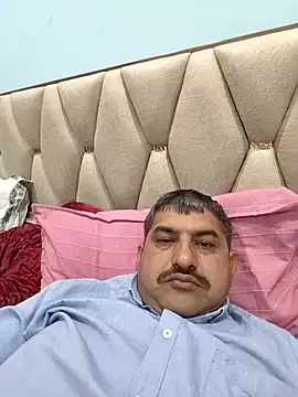 Snapshot of Amandev7 chatting on 02-25-26, 03:32 Amandev7 online show from 02-25-26, 03:32