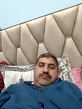 Snapshot of Amandev7 chatting on 03-01-26, 05:48 Amandev7 online show from 03-01-26, 05:48