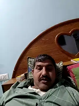 Snapshot of Amandev7 chatting on 03-22-26, 09:13 Amandev7 online show from 03-22-26, 09:13