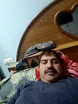 Snapshot of Amandev7 chatting on 03-24-26, 11:43 Amandev7 online show from 03-24-26, 11:43