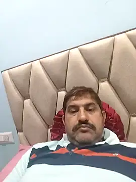 Snapshot of Amandev7 chatting on 03-27-26, 06:18 Amandev7 online show from 03-27-26, 06:18