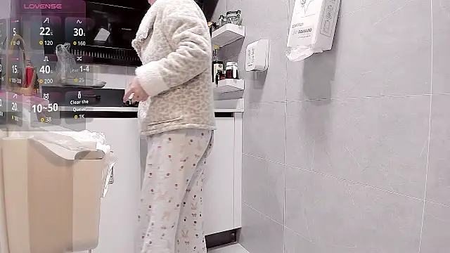 Vivian-6 online show from 03-08-26, 01:03