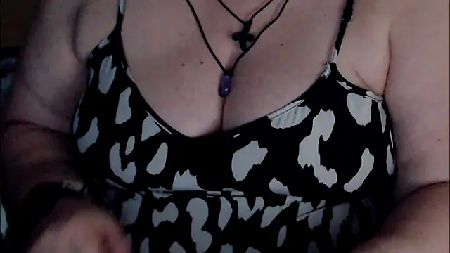 Snapshot of mayasmith chatting on 06-01-26, 09:55 mayasmith online show from 06-01-26, 09:55