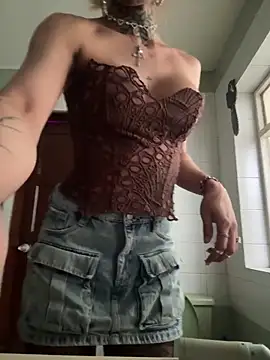 caroline cossei online show from 04-04-26, 07:22