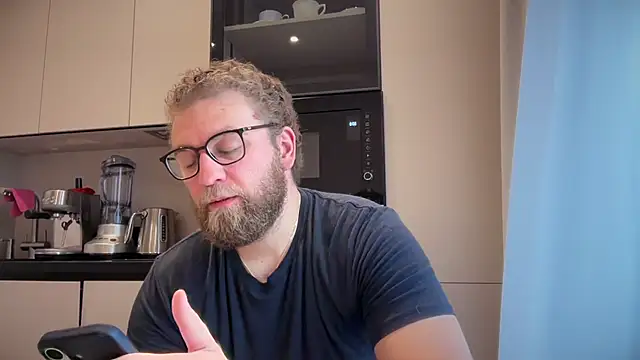 Bear bear  online show from 04-23-26, 09:52