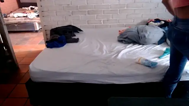 Snapshot of valeriaswang_Lucas chatting on 03-17-26, 07:28 valeriaswang Lucas online show from 03-17-26, 07:28