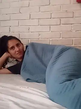 Snapshot of valeriaswang_Lucas chatting on 04-15-26, 04:14 valeriaswang Lucas online show from 04-15-26, 04:14