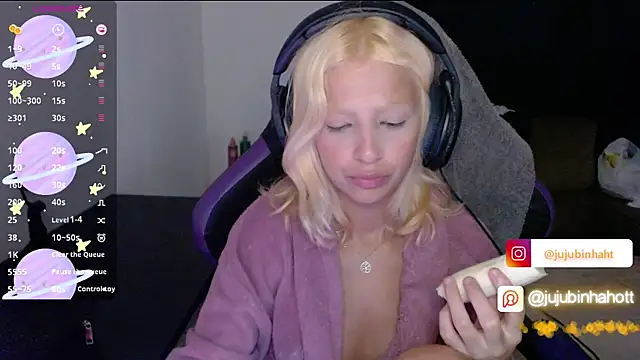 jujubinhahot online show from 12-17-25, 08:09