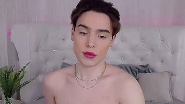 RobbyCharming online show from 04-04-26, 04:22