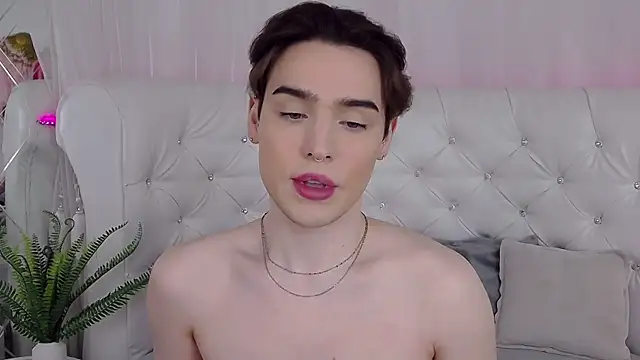 RobbyCharming online show from 04-18-26, 04:38