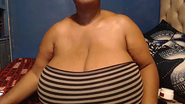 CUTEFIRMMELONSS online show from 03-04-26, 08:37