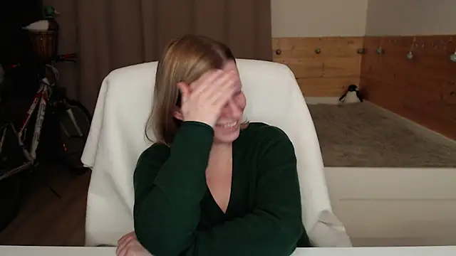 Snapshot of Exponent_5 chatting on 12-02-24, 08:44 Exponent 5 online show from 12-02-24, 08:44