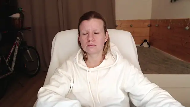 Snapshot of Exponent_5 chatting on 12-04-24, 09:35 Exponent 5 online show from 12-04-24, 09:35